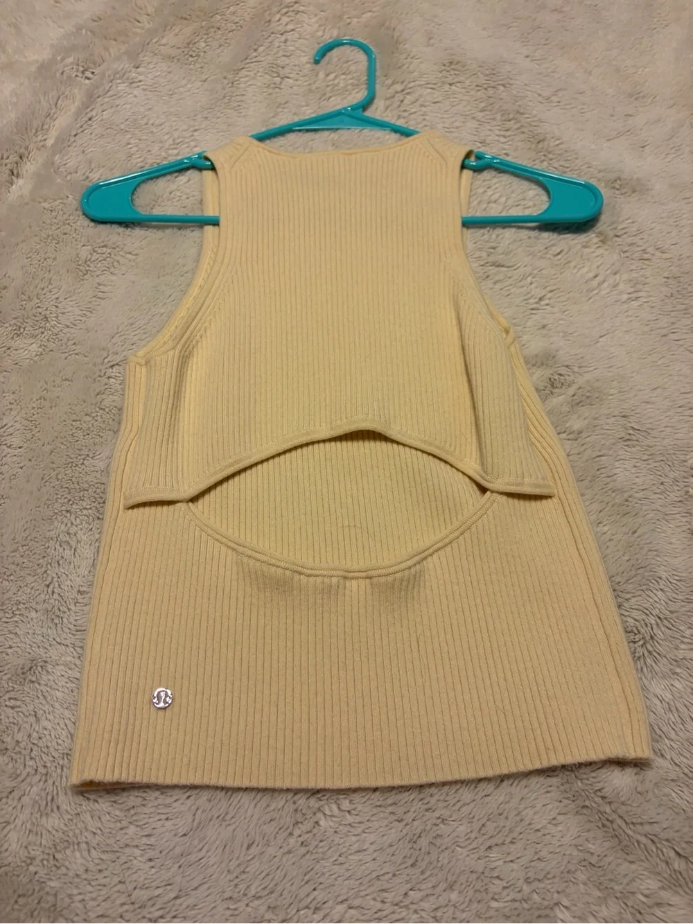 Lululemon butter cream Sleeveless Ribbed Knit Tank Top - sz 6